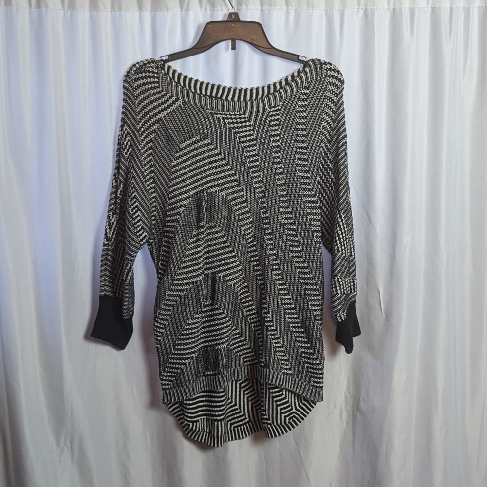 Dana Buchman Black & White Textured Knit Sweater | Size M | Dolman Sleeve